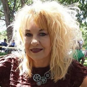 Meet your Posher, Sandy